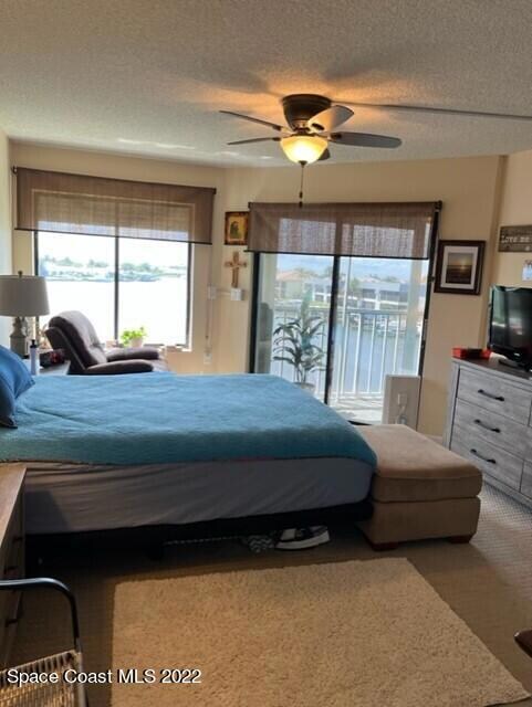 comm master bed water views balcony acce