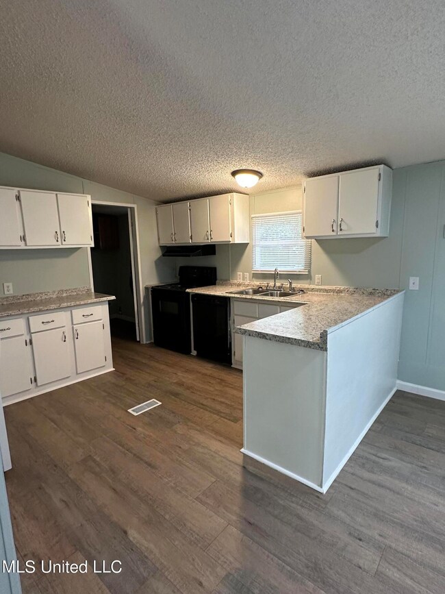 5902 Kings Rd, Moss Point, MS 39563 - photo 7