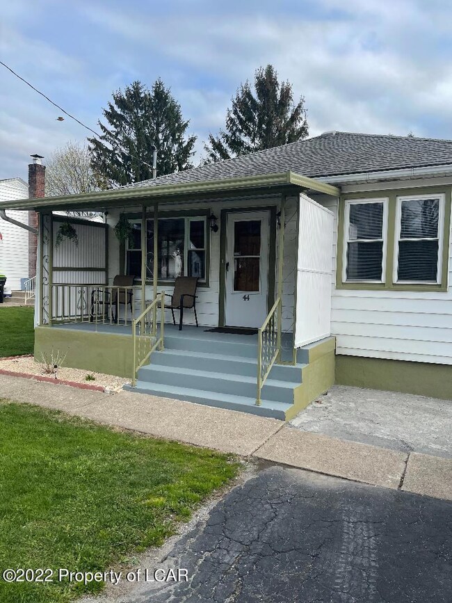 44 Pennsylvania 93, Hazleton, PA 18201 - photo 2