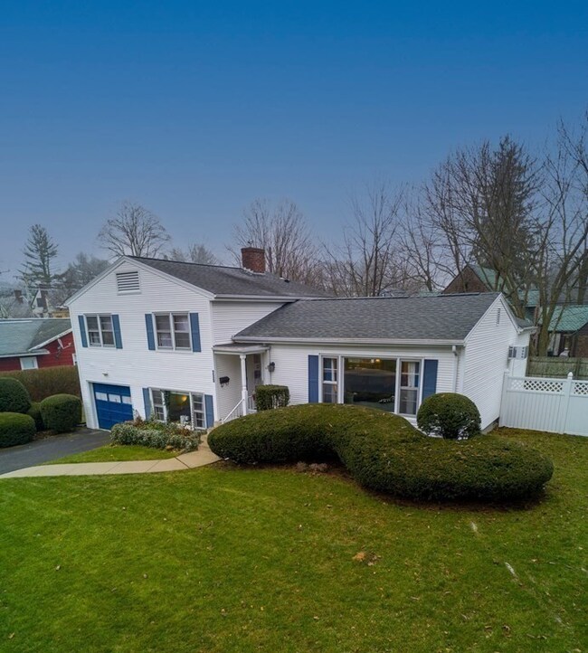 220 Madison Ave W, Holyoke, MA 01040 - photo 5