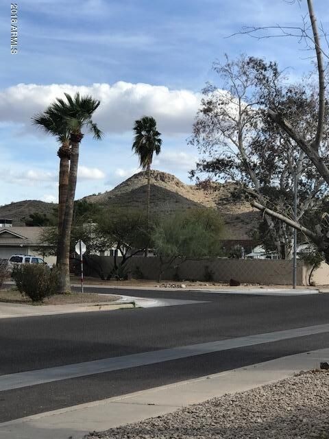 Front Yard Mountain Views