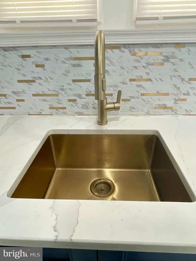 2310 Fernon St, Philadelphia, PA 19145 - photo 6