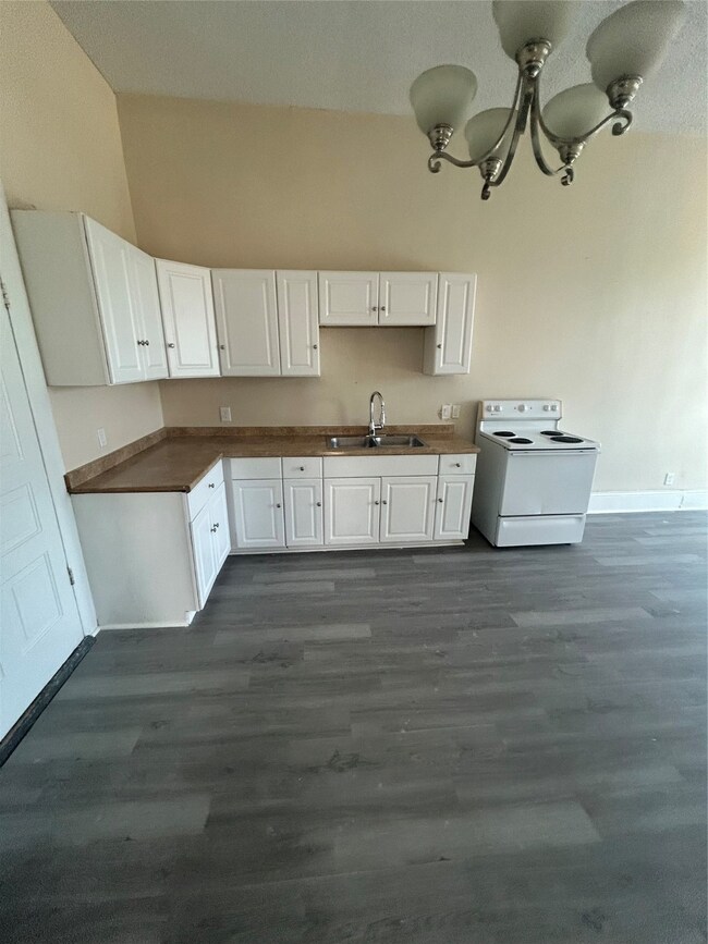 1523 21st St unit 4, Galveston, TX 77550 - photo 3