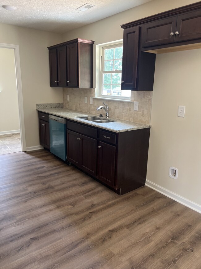 263 Timber Cir, Manchester, TN 37355 - photo 4