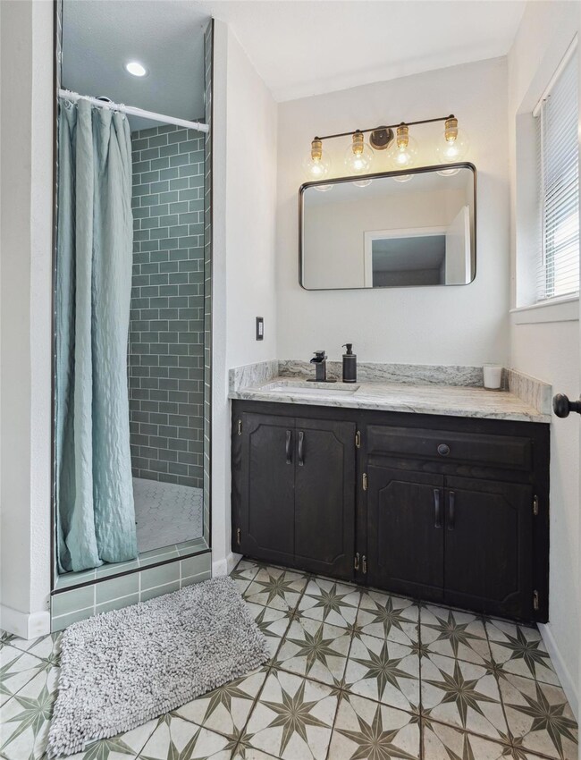 1221 Tanglewood Dr, Cleburne, TX 76033 - photo 6