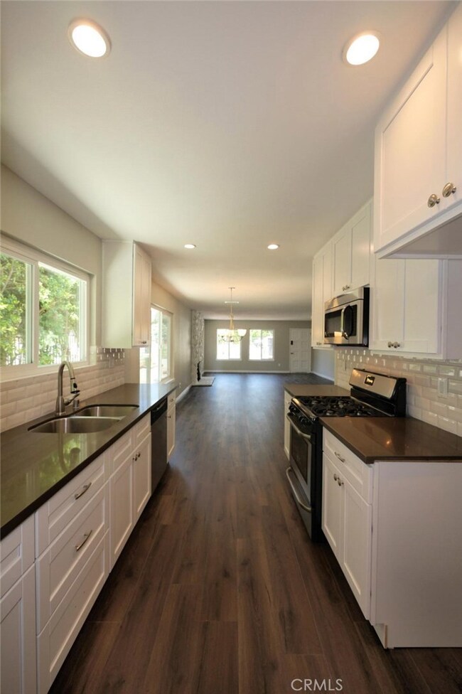 13223 Glenoaks Blvd, Sylmar, CA 91342 - photo 4