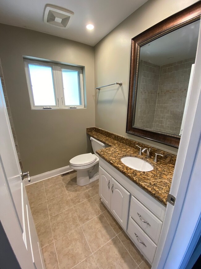 6101 S Narragansett Ave, Chicago, IL 60638 - photo 2