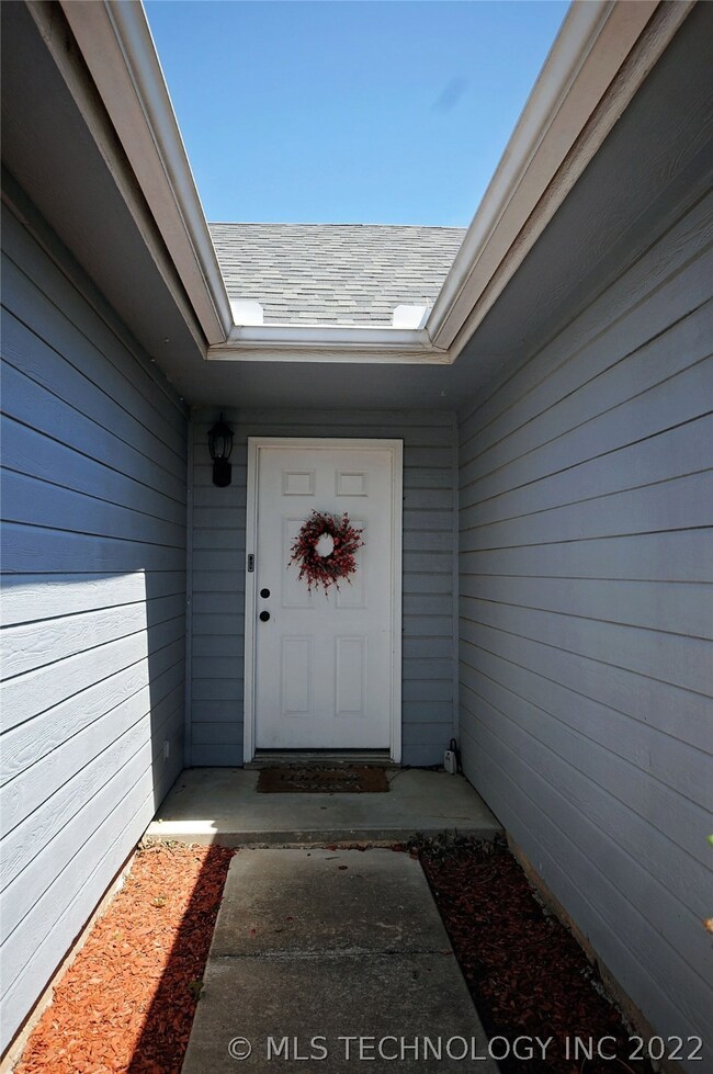 11721 N 191st East Place, Collinsville, OK 74021 - photo 2