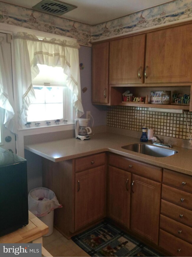 1526 Barrett Rd, Gwynn Oak, MD 21207 - photo 7