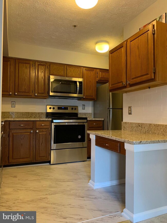 12205 Saint Peter Ct unit F, Germantown, MD 20874 - photo 6