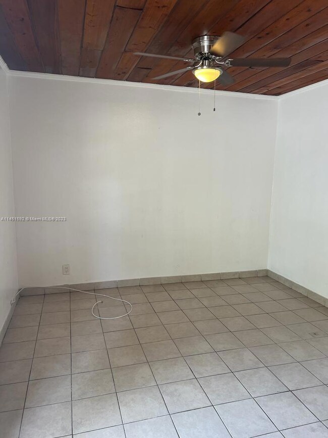 1035 Grant St unit 3, West Palm Beach, FL 33407 - photo 3