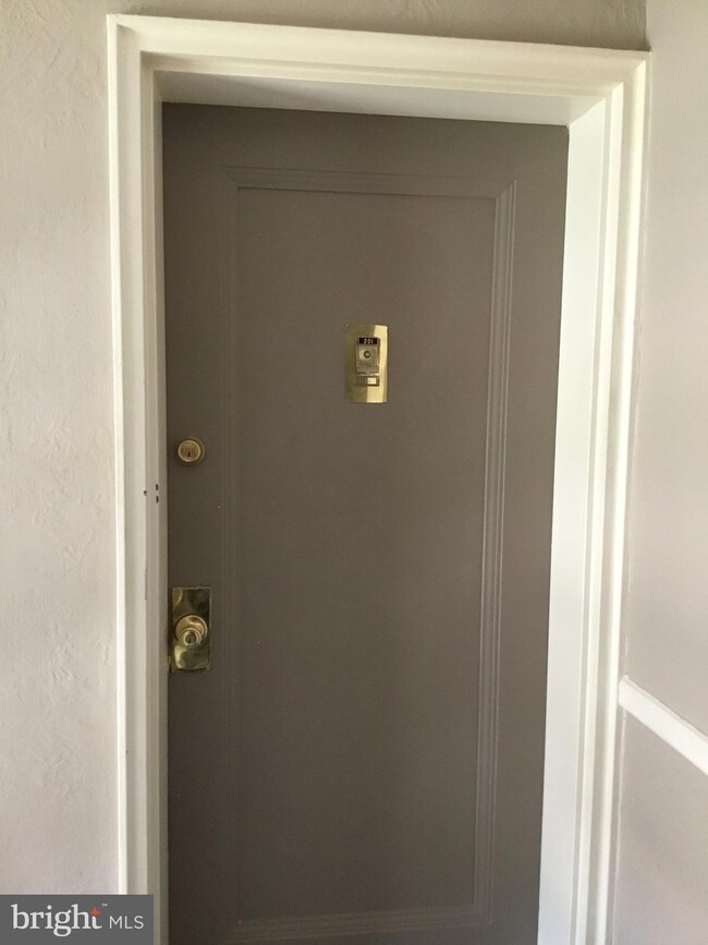 2910 Peyton Randolph Dr unit 102, Falls Church, VA 22044 - photo 3