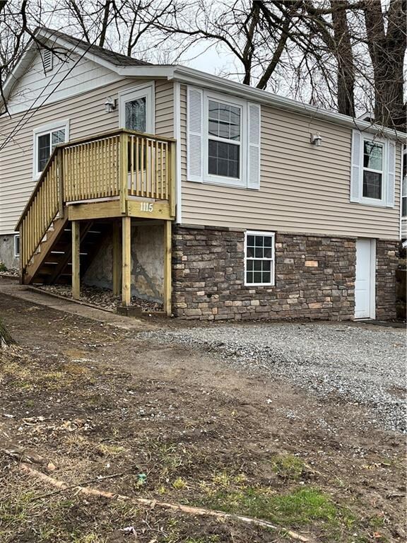 1115 1st St N, Newton, IA 50208 - photo 2