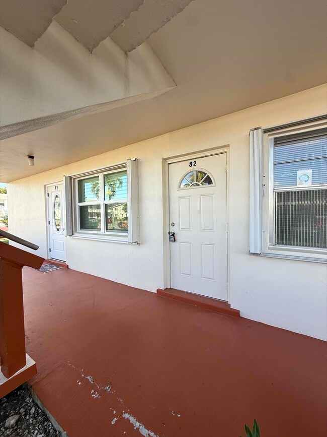 82 Kent F unit 820, West Palm Beach, FL 33417 - photo 2