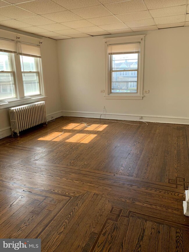 392 Avon Rd unit 2, Upper Darby, PA 19082 - photo 6