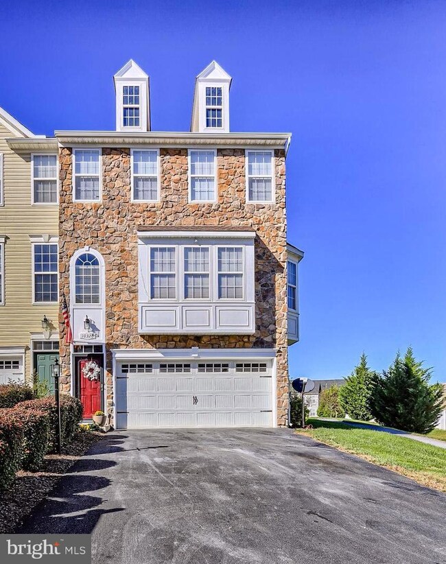 10326 Lantern Ln, Hagerstown, MD 21740 - photo 2