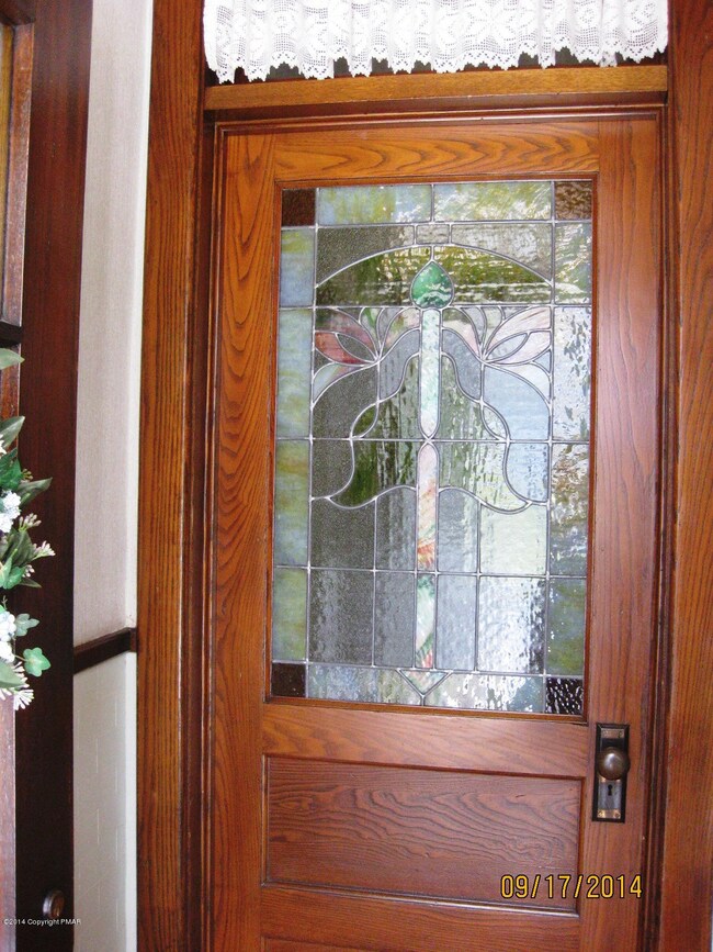 631 E Broad St, Tamaqua, PA 18252 - photo 4