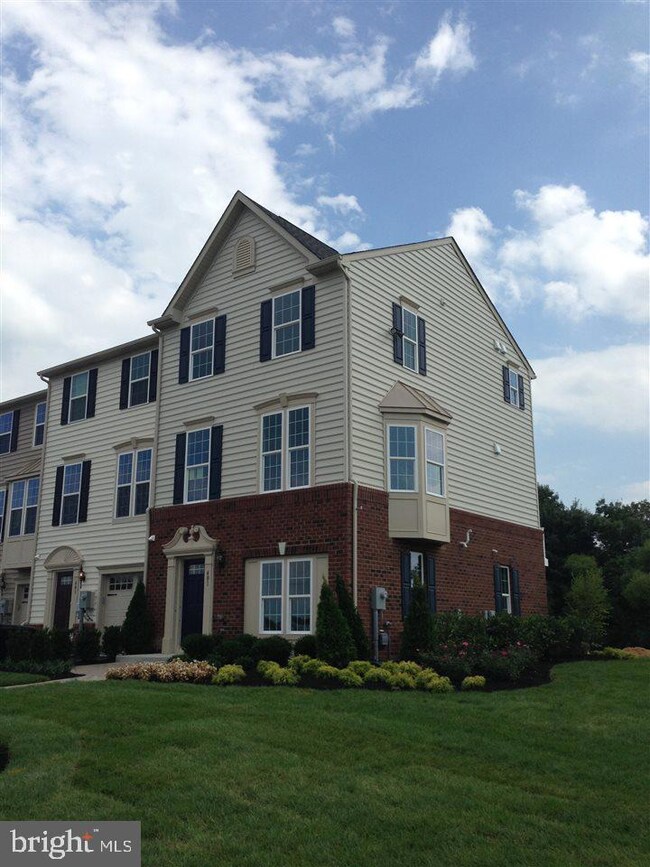 7965 Erinvale Ln unit LG MOZART, Seven Valleys, PA 17360 - photo 2