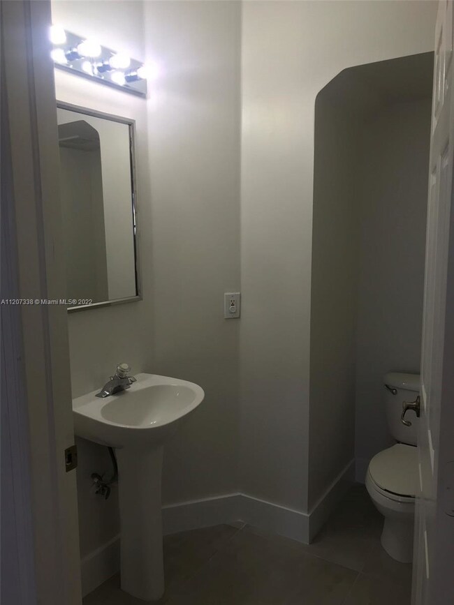 6674 NW 107th Place, Doral, FL 33178 - photo 7