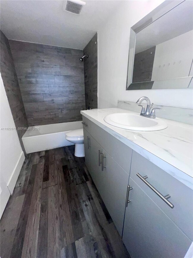 6715 W 26th Dr unit 2036, Hialeah, FL 33016 - photo 4