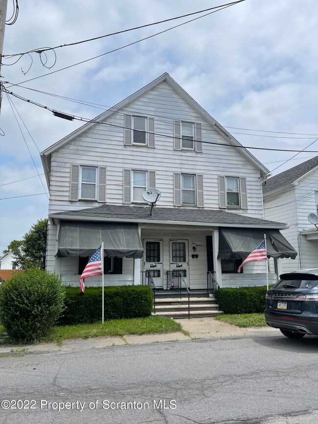 918-920 W Locust St, Scranton, PA 18504 - photo 2