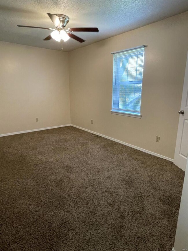 1906 Linn St, Poplar Bluff, MO 63901 - photo 4