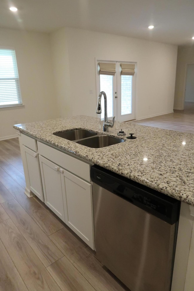 7_Kitchen Island (2)