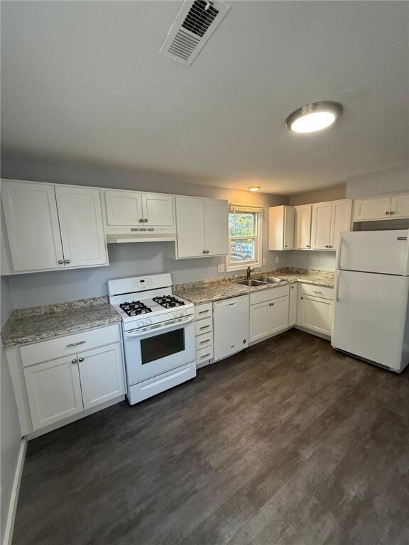 10 Saratoga Ave, Pawtucket, RI 02861 - photo 3