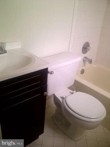 429 Kenyon St NW unit T2, Washington, DC 20010 - photo 7