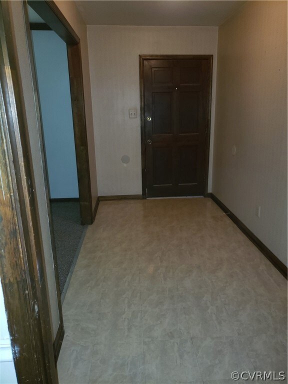 Entry foyer 12x 5'10