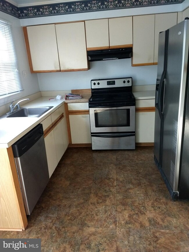 14011 Chestnut Ct, Laurel, MD 20707 - photo 2