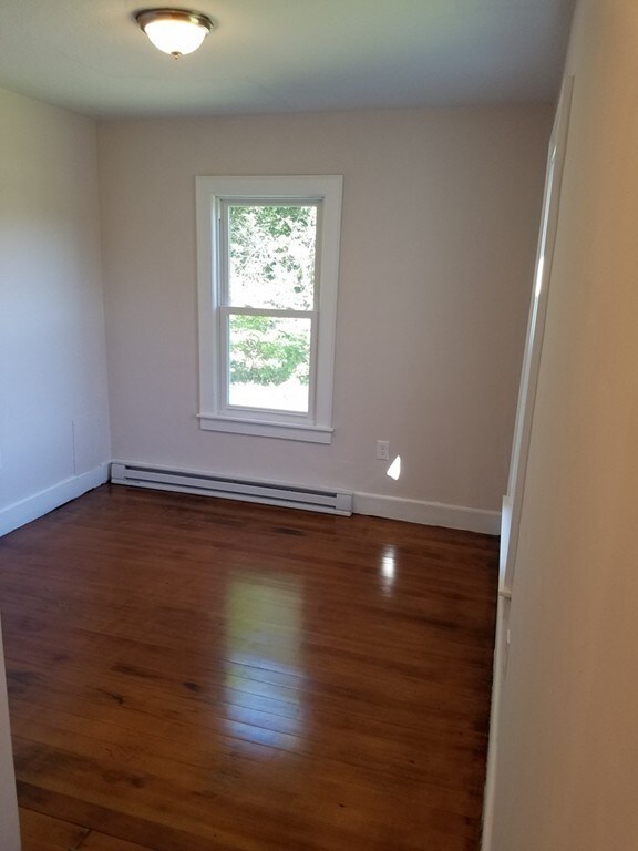 294 Cherry St, Holyoke, MA 01040 - photo 6