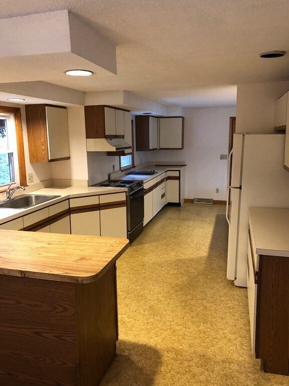 23 Saddleback Hill Rd, Bellingham, MA 02019 - photo 3