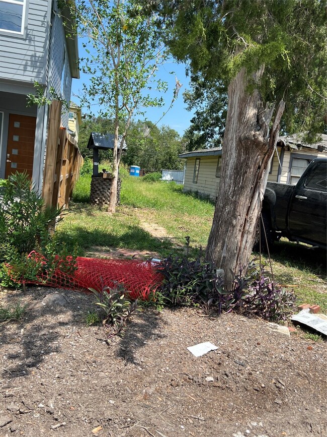 4928 Creekmont Dr, Houston, TX 77091 - photo 5