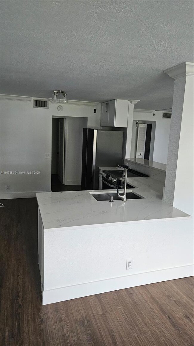 105 Lake Emerald Dr unit 311, Oakland Park, FL 33309 - photo 2