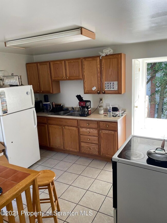 110 N Lincoln Ave unit 112, Scranton, PA 18504 - photo 2