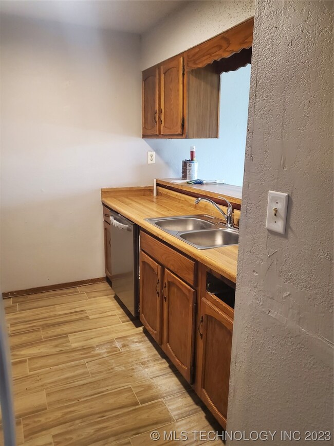 14207 S Hickory Place, Glenpool, OK 74033 - photo 7