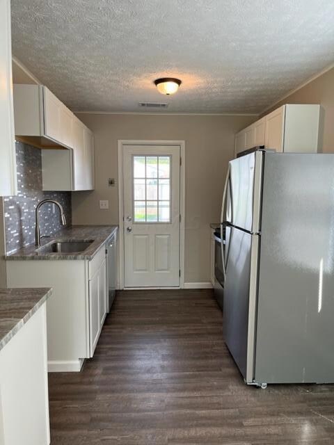 228 St Christopher Ln, Columbus, OH 43213 - photo 7