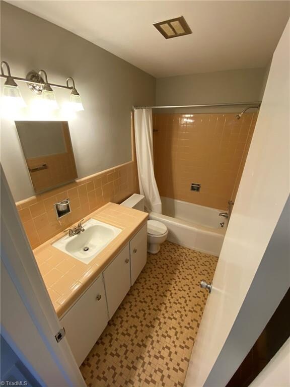 1606 W Northwest Blvd unit F, Winston-Salem, NC 27104 - photo 5