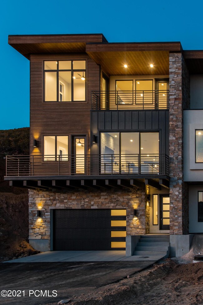 2_Exterior_high_3373230