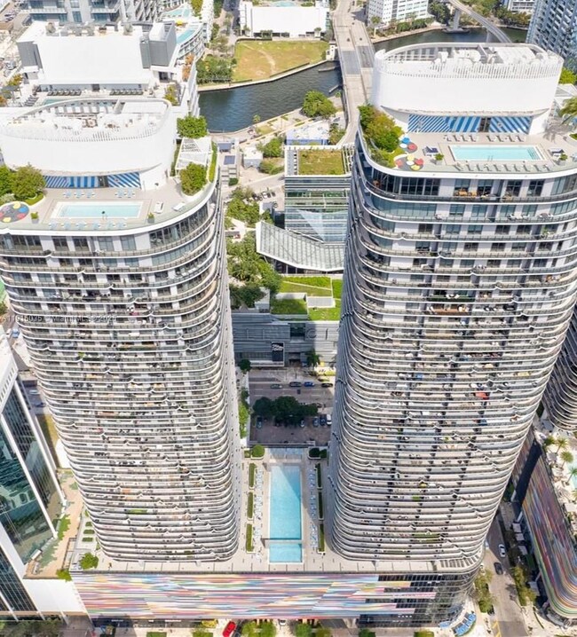 55 SW 9th St unit 2902, Miami, FL 33130 - photo 3