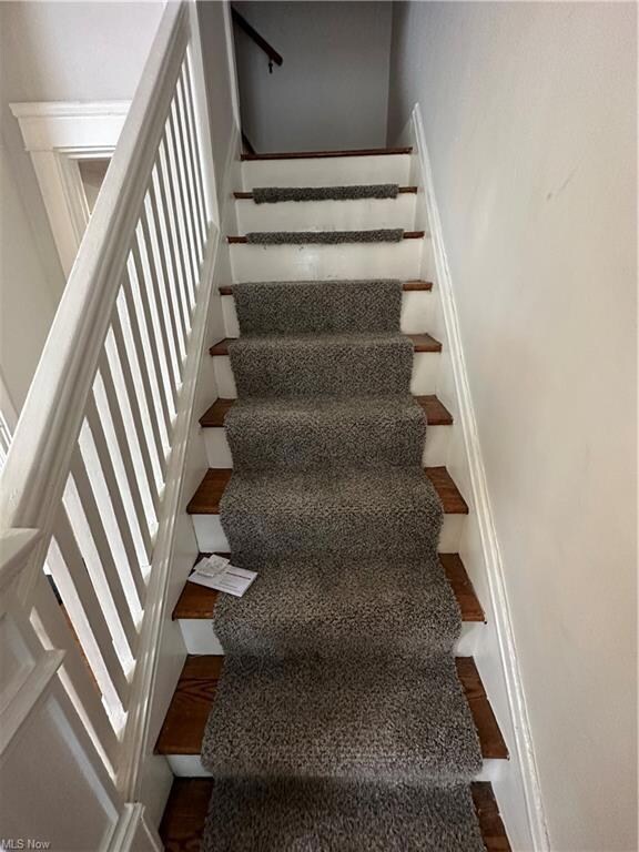 1725 Compton Rd, Cleveland, OH 44118 - photo 6