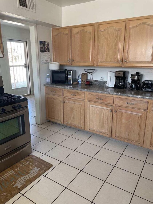 3230 Hamilton Ave, El Paso, TX 79930 - photo 2