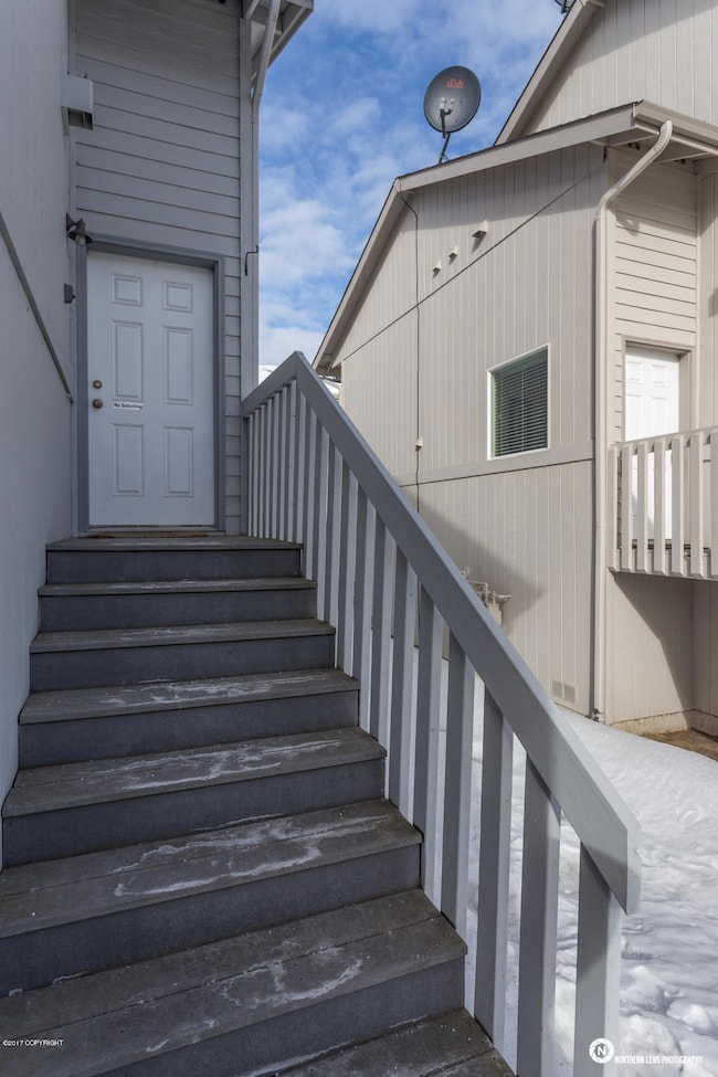 4_ApproachEntranceExterior