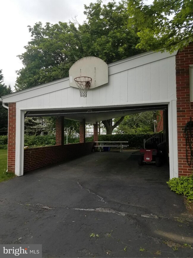 201 E 8th St, Frederick, MD 21701 - photo 2