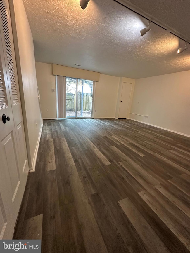 19611 Twinflower Cir, Germantown, MD 20876 - photo 6