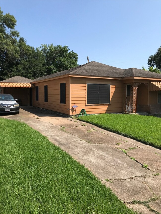 4719 Marietta Ln, Houston, TX 77021 - photo 4