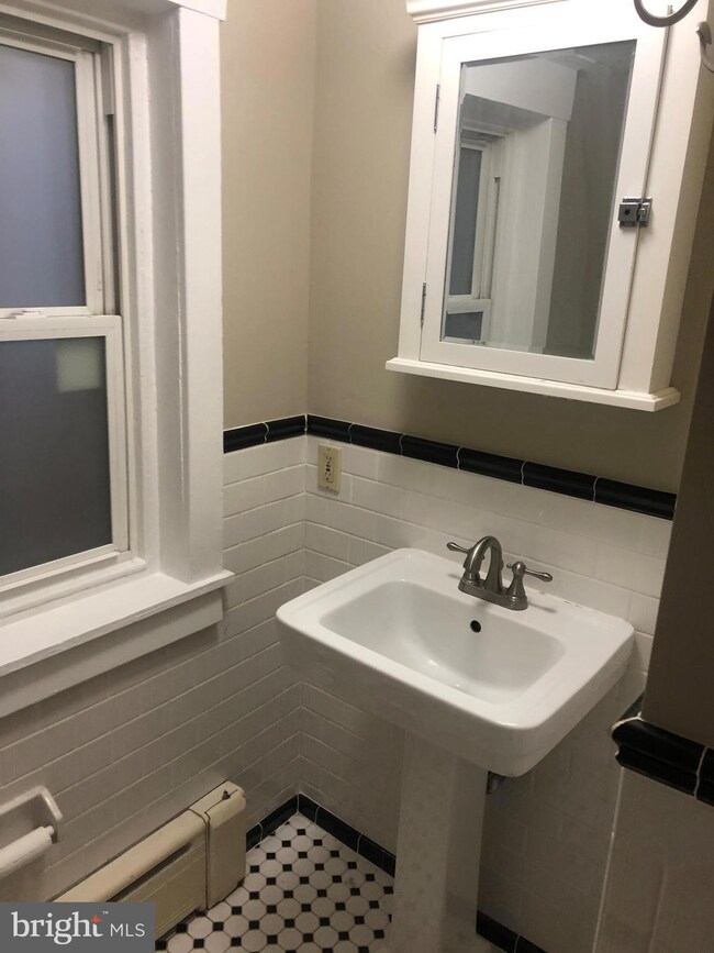 221a Kings Hwy E unit 2ND FLR, Haddonfield, NJ 08033 - photo 7