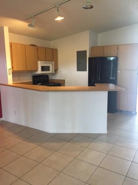 22252 Woodspring Dr unit B, Boca Raton, FL 33428 - photo 2