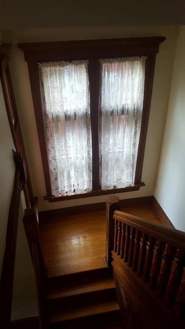 990 Bryden Rd, Columbus, OH 43205 - photo 7